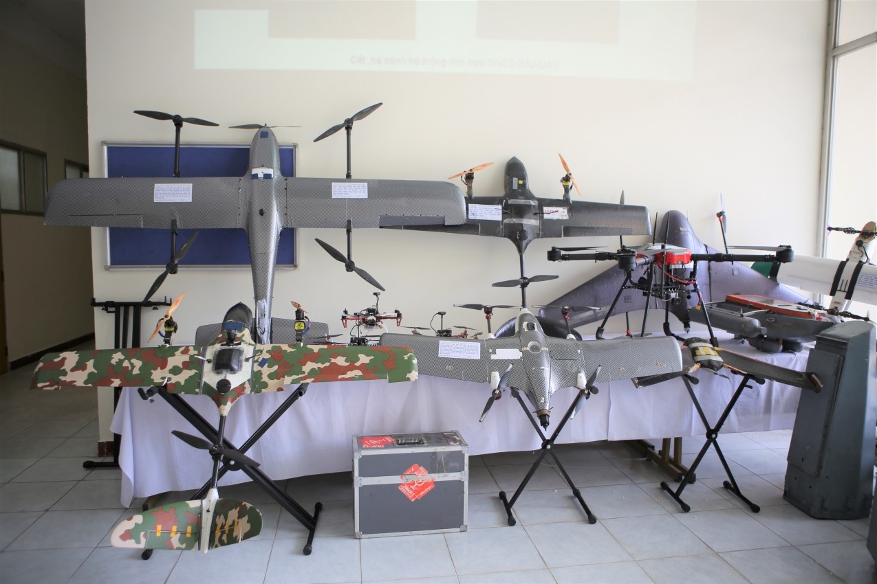 Thiết bị bay không người lái phục vụ điều tra dữ liệu TN&MT được thiết kế bởi các nhà khoa học của Viện Khoa học Đo đạc và Bản đồ 10082022-may bay 1