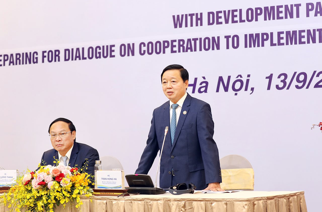 Bộ trưởng Trần Hồng Hà và Thứ trưởng Lê Công Thành chủ trì Cuộc họp 13092022-small bt-phat-bieu cuoc hop