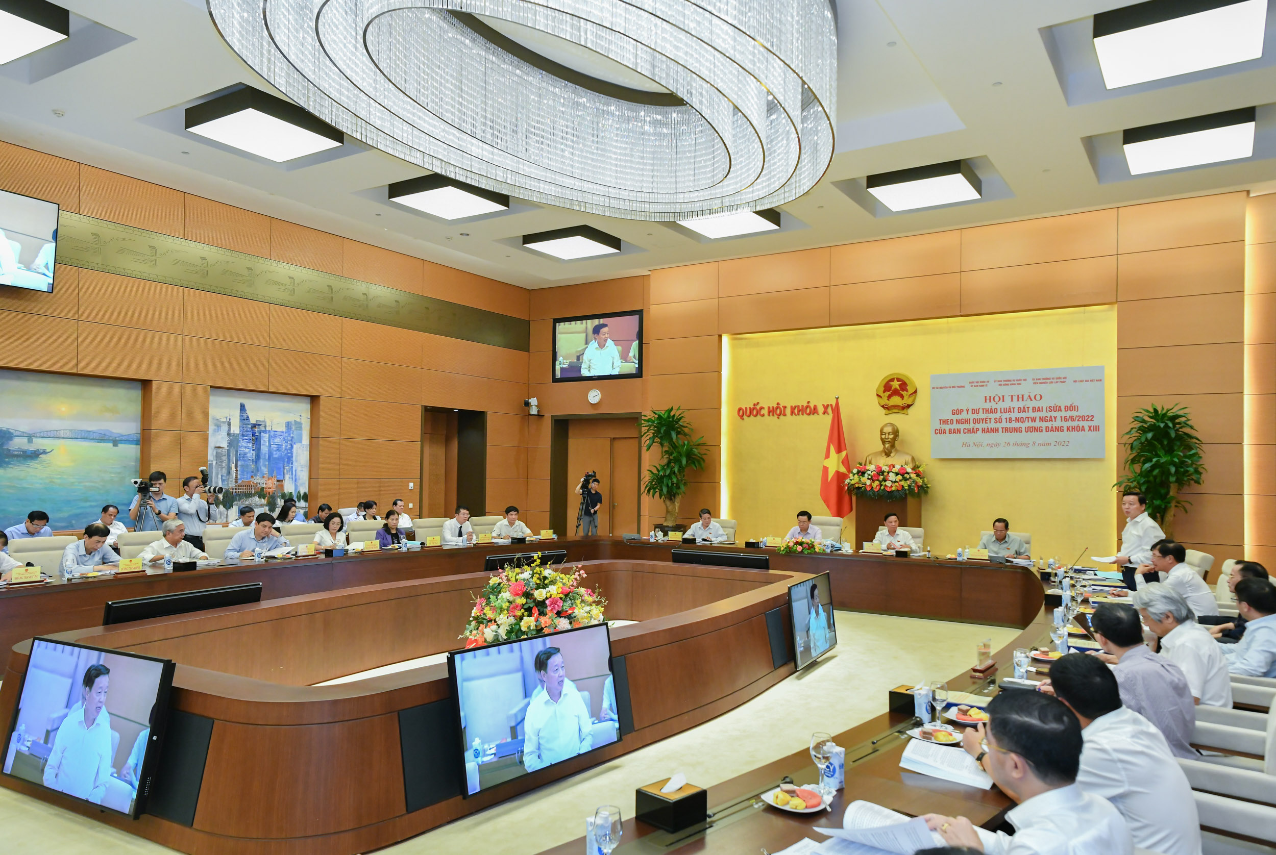 Toàn cảnh hội thảo 26.8.22 hoi thao dat dai 8