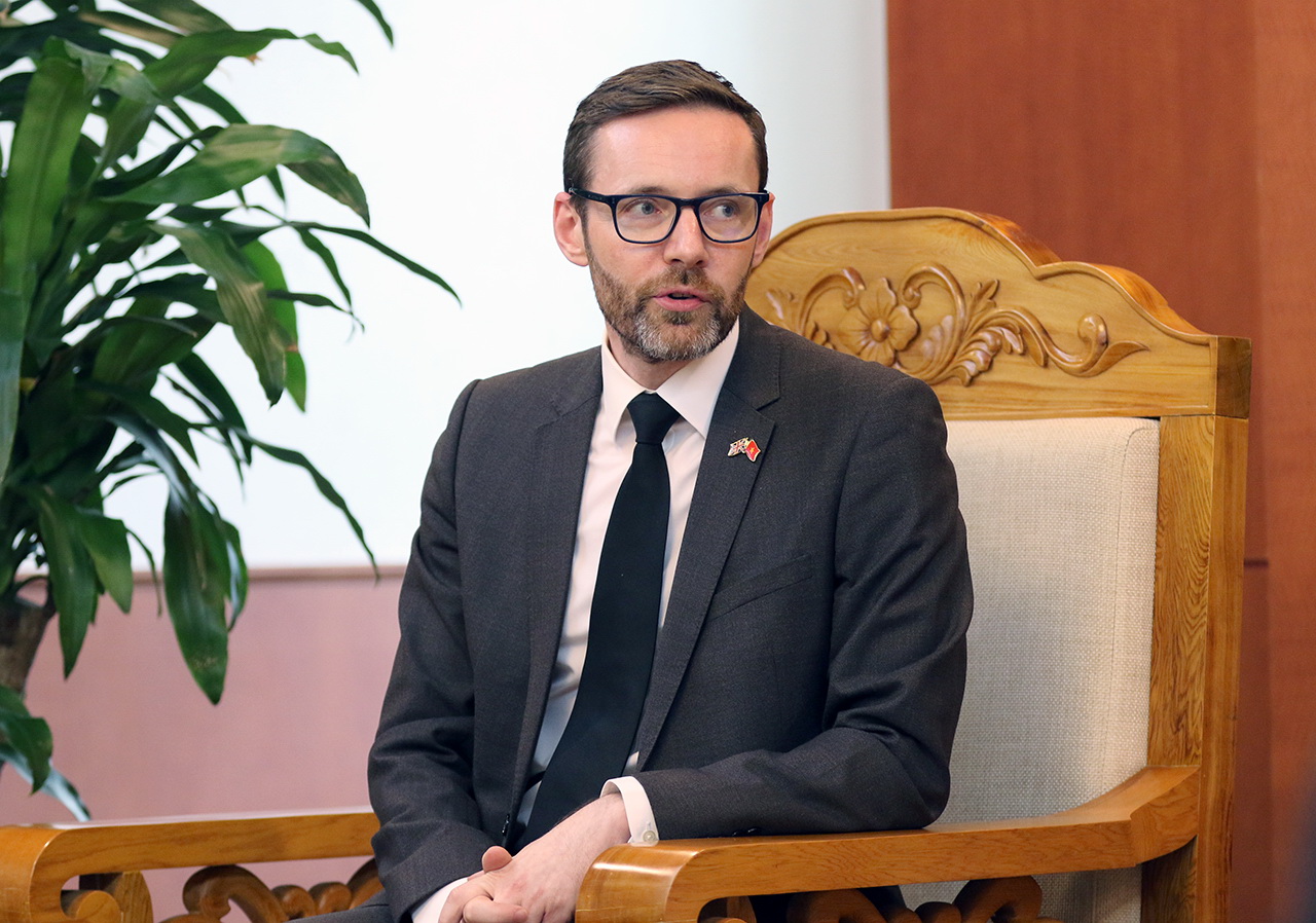 Small BT tiếp ĐSAnh2 1