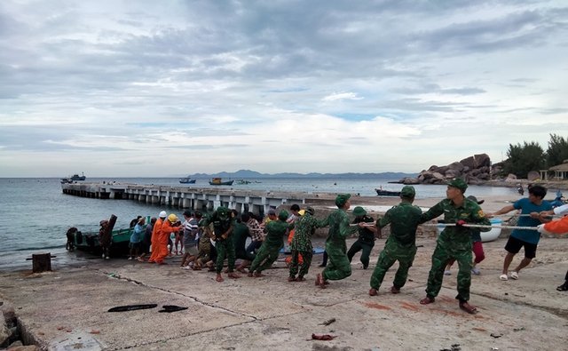 Thủ tướng Chính phủ Phạm Minh Chính tiếp yêu cầu các bộ ngành, địa phương tập trung ứng phó khẩn cấp với bão số 4. b2-1664255944996272624161
