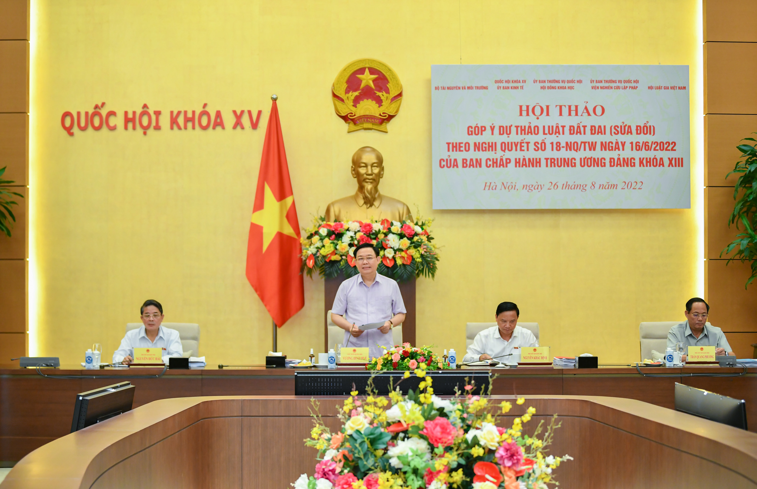 Chủ tịch Quốc hội Vương Đình Huệ chủ trì hội thảo dsc 9413 2