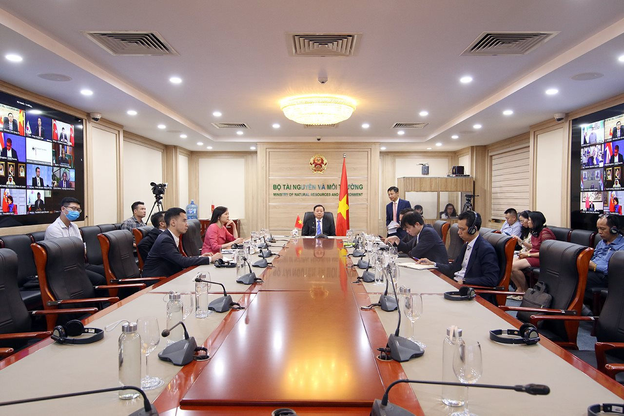 small toan-canh-bt-phat-bieu