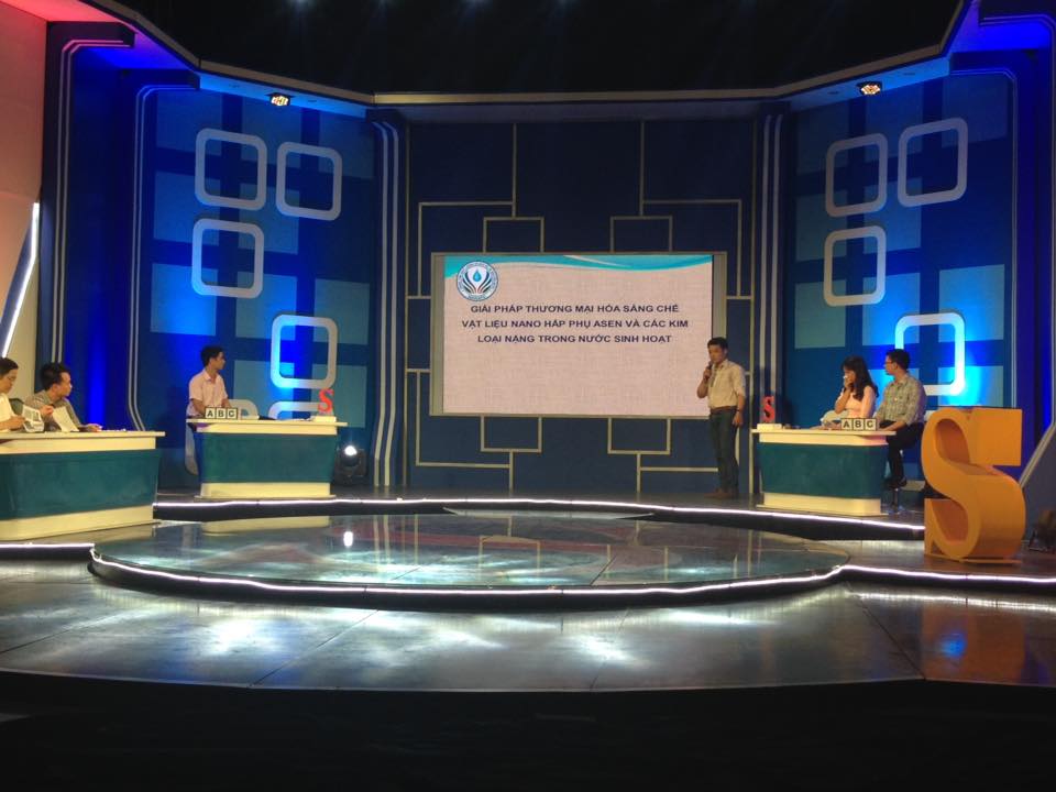 Ông Tạ Thanh Tùng trình bày giải pháp của đội Warapo tại cuộc thi